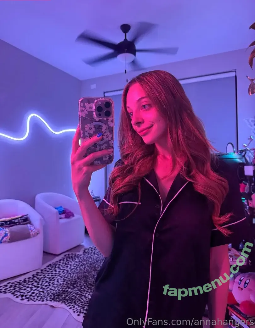 annahangers nude photo #0045 (annahangersof)