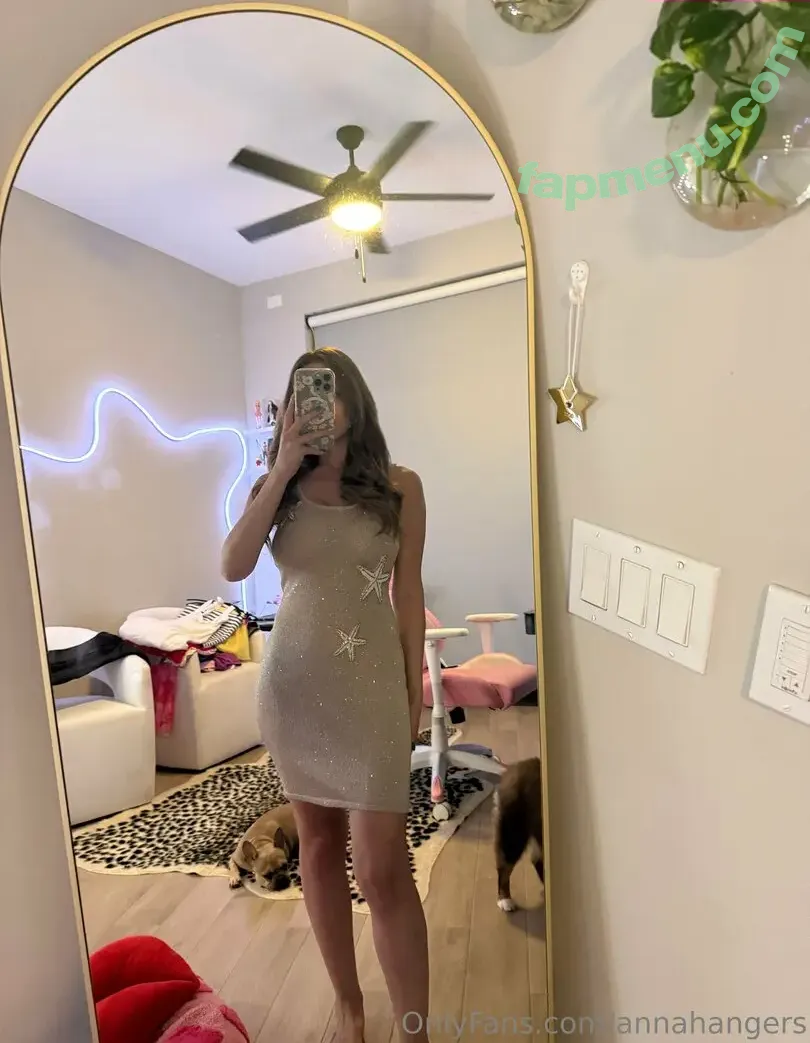 annahangers nude photo #0052 (annahangersof)