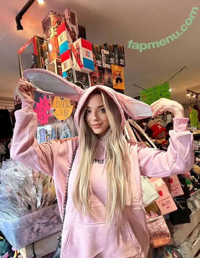 annahangers nude photo #0021 (annahangersof)
