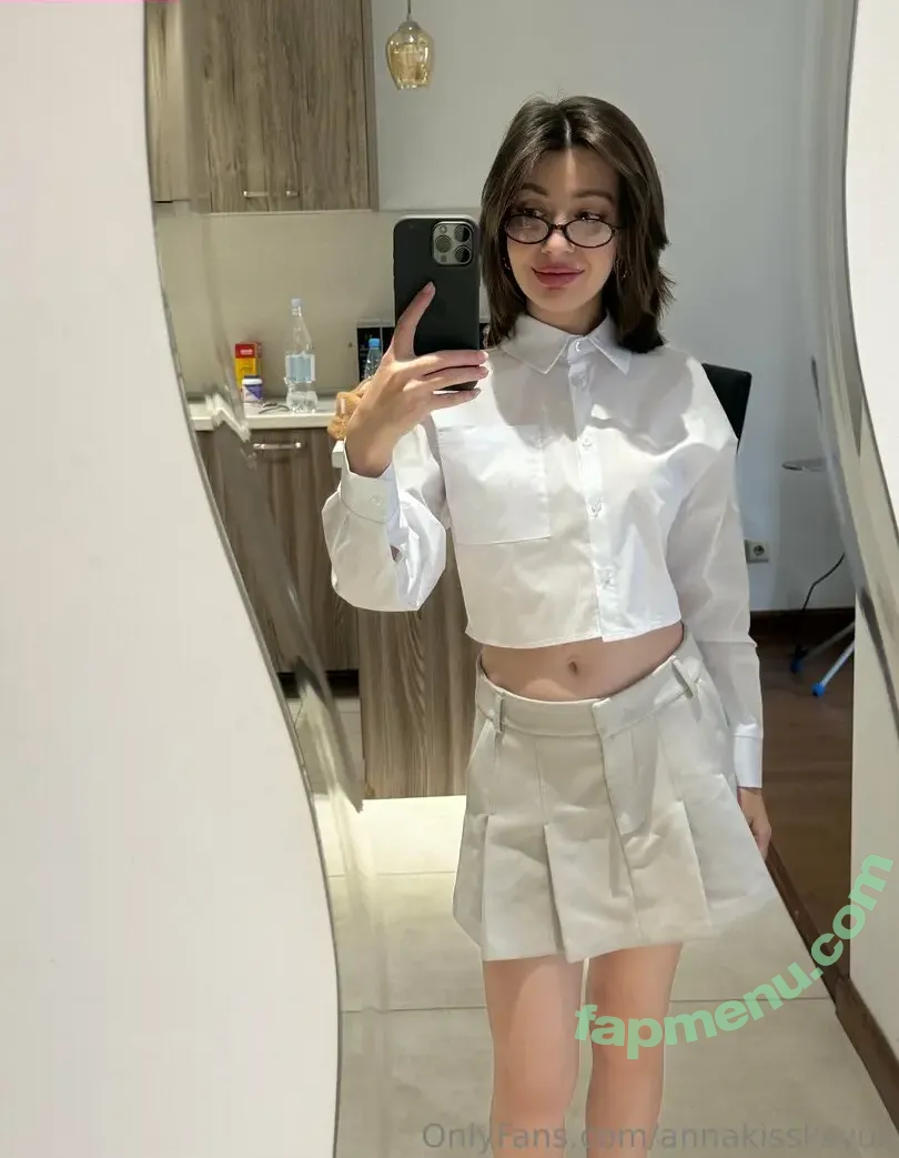 annakissksyuk nude photo #0004 (annakissksyuk)
