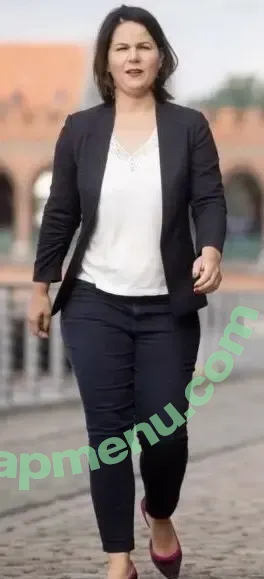 Annalena Baerbock nude photo #0159 (abaerbock)