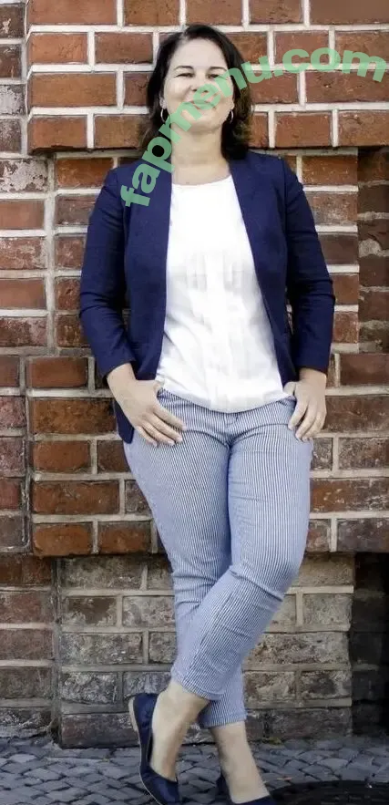 Annalena Baerbock nude photo #0160 (abaerbock)