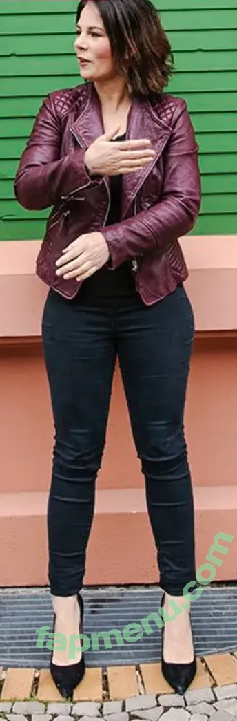 Annalena Baerbock nude photo #0169 (abaerbock)