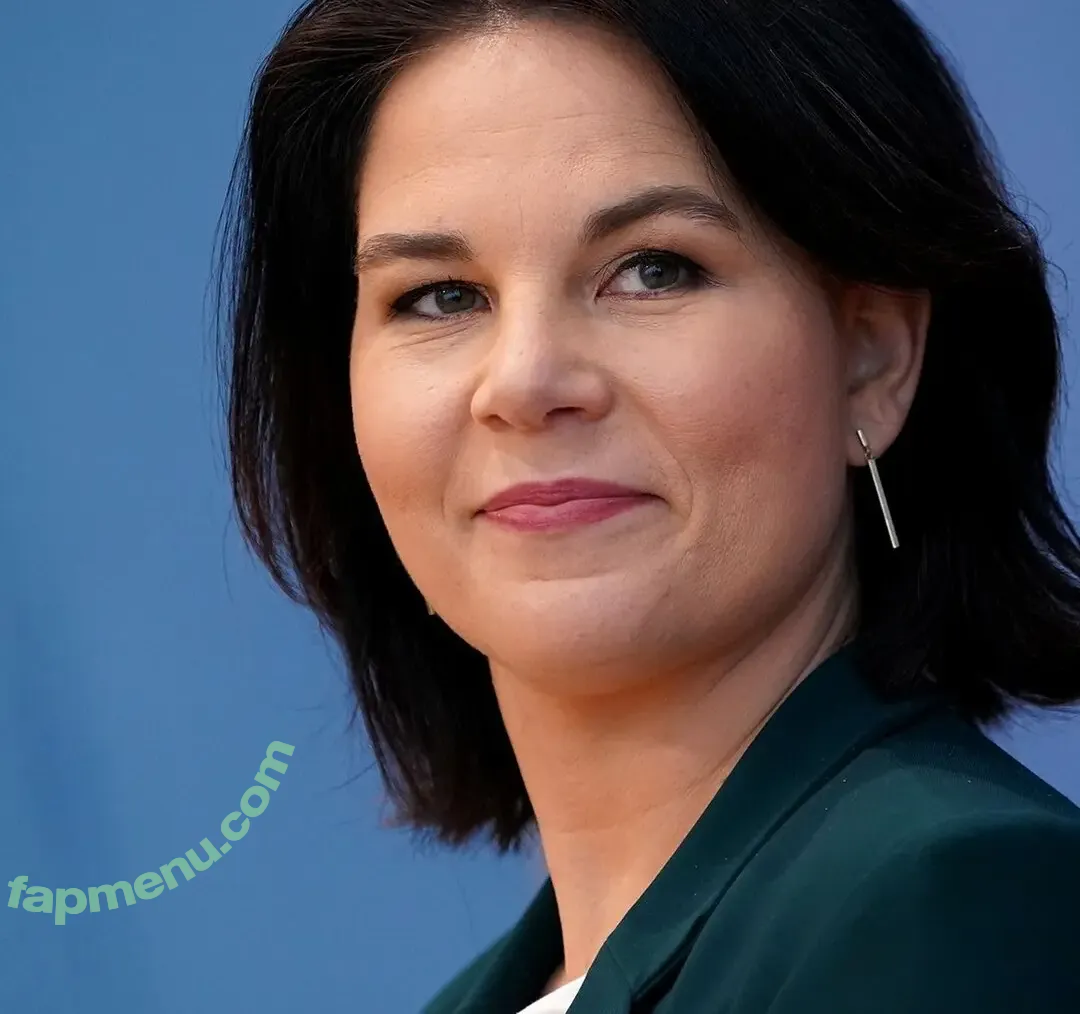 Annalena Baerbock nude photo #0190 (abaerbock)