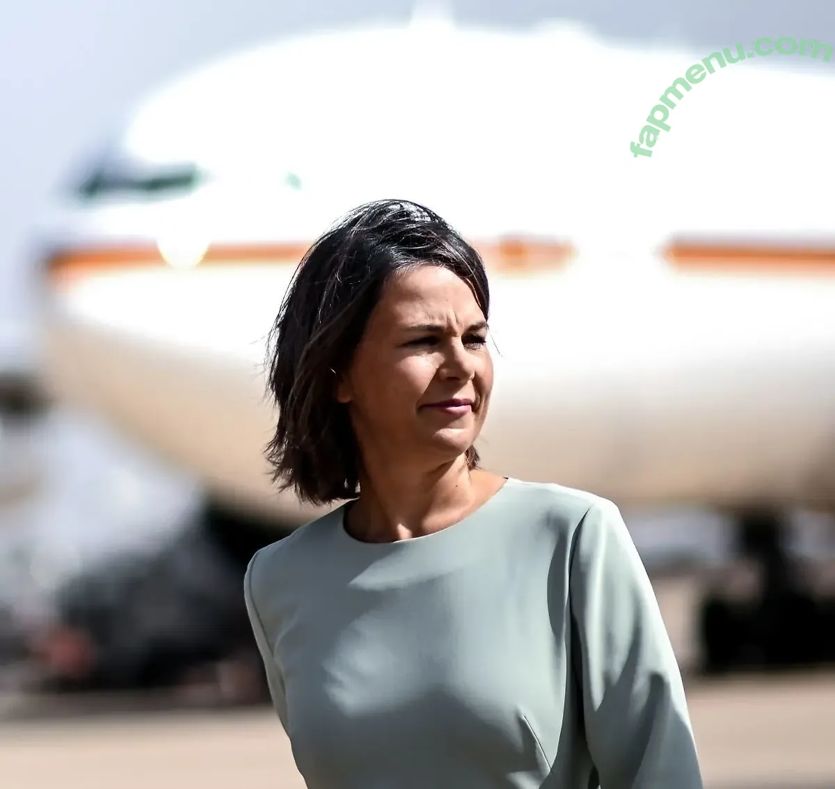 Annalena Baerbock nude photo #0233 (abaerbock)