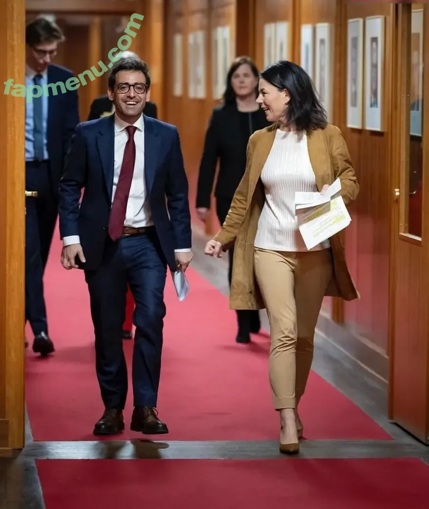 Annalena Baerbock nude photo #0315 (abaerbock)