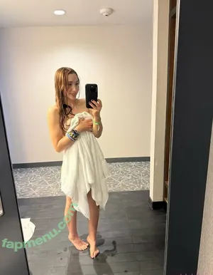 annaoswaldsk8qn / annaoswald nude photo #0125