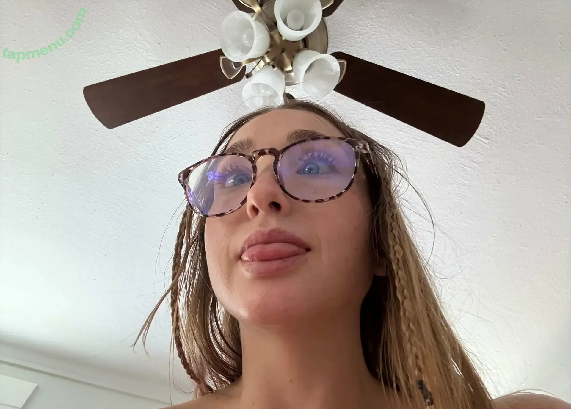 annaoswaldsk8qn nude photo #0015 (annaoswald)