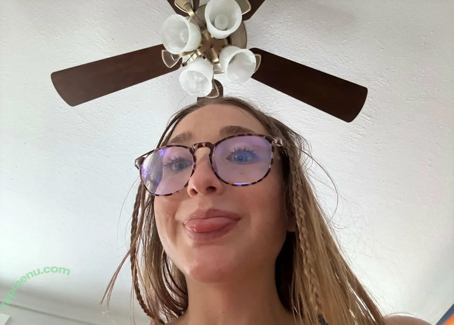 annaoswaldsk8qn nude photo #0016 (annaoswald)