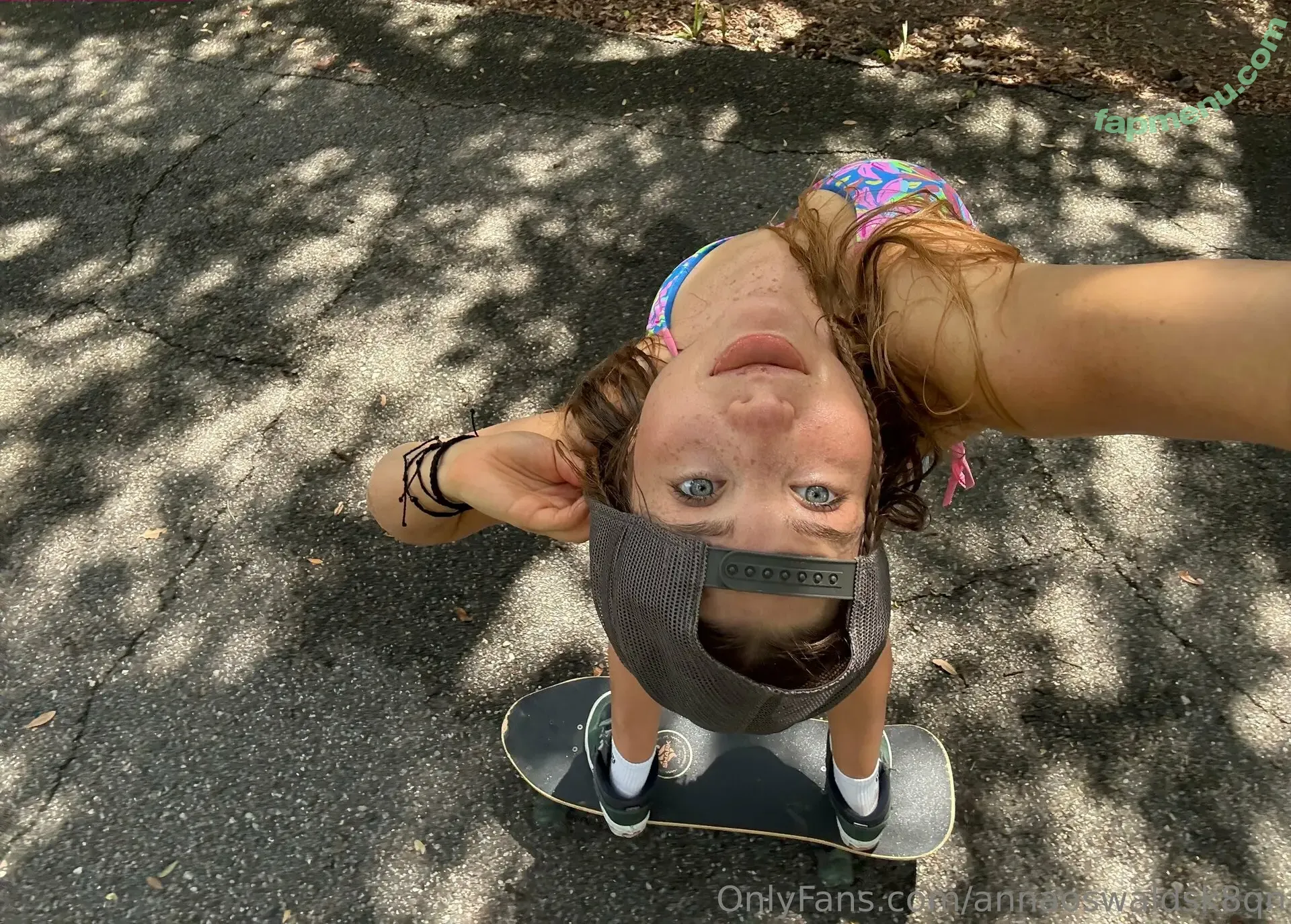 annaoswaldsk8qn nude photo #0031 (annaoswald)