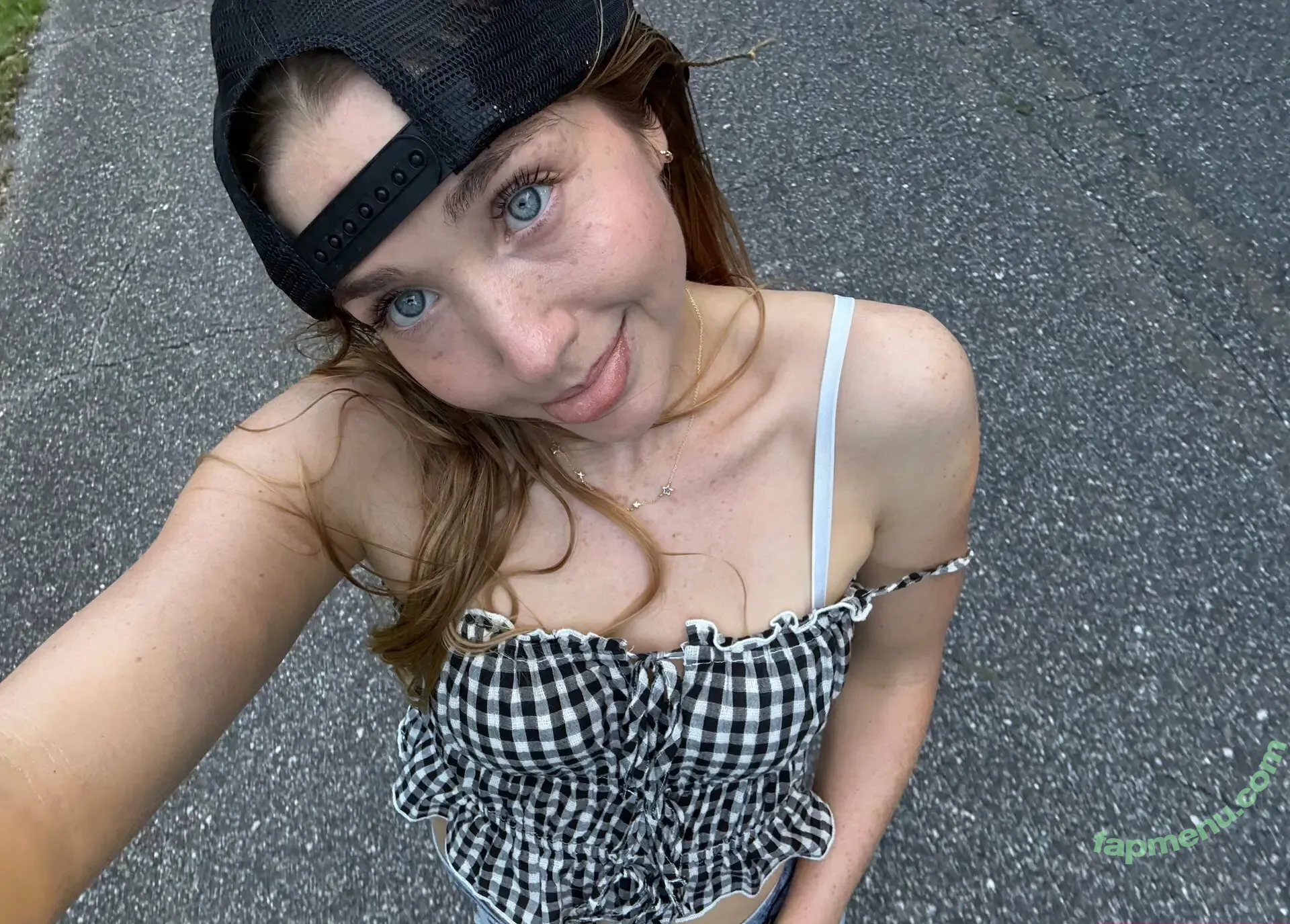 annaoswaldsk8qn nude photo #0063 (annaoswald)