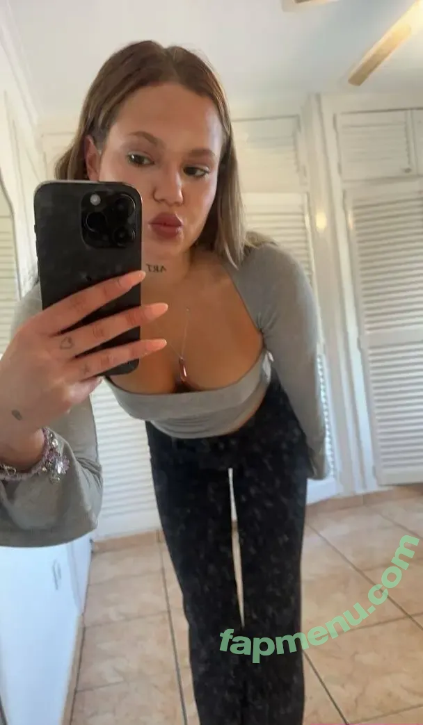 annaprivatee nude photo #0008 (annaprivatee)