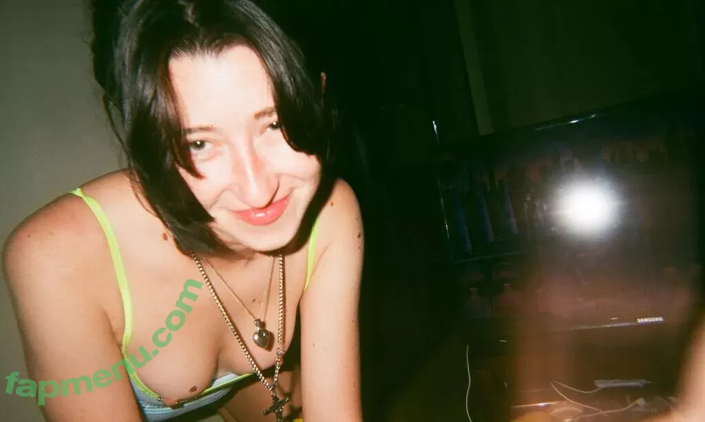 Anne Frank nude photo #0002 (annefrankhouse_official / lil_ann3frank / lilann3frank)