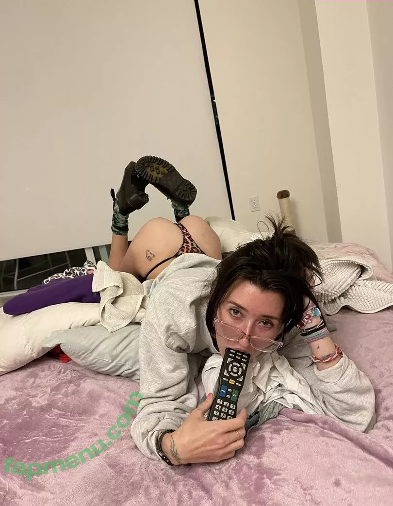 Anne Frank nude photo #0166 (annefrankhouse_official / lil_ann3frank / lilann3frank)