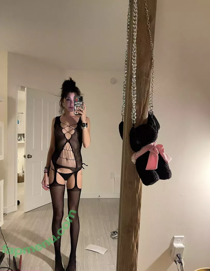 Anne Frank nude photo #0169 (annefrankhouse_official / lil_ann3frank / lilann3frank)