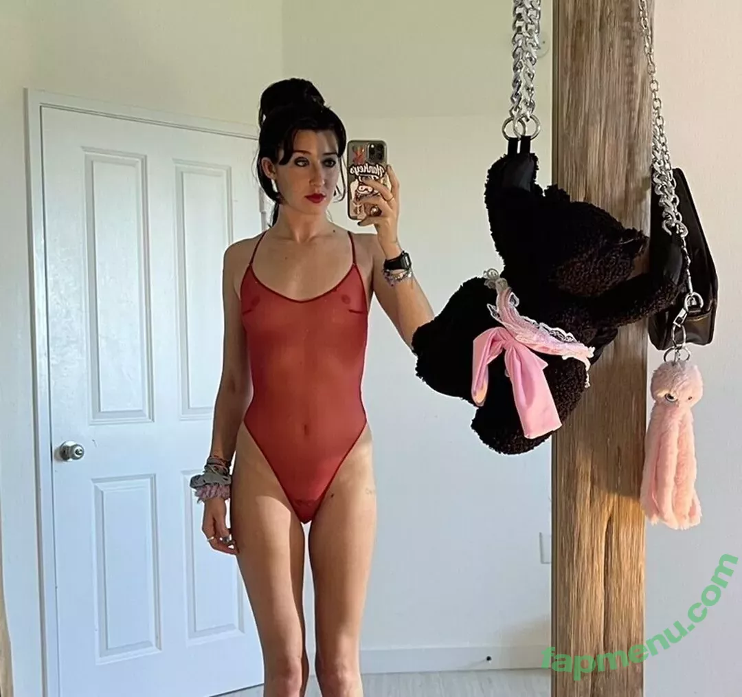 Anne Frank nude photo #0175 (annefrankhouse_official / lil_ann3frank / lilann3frank)