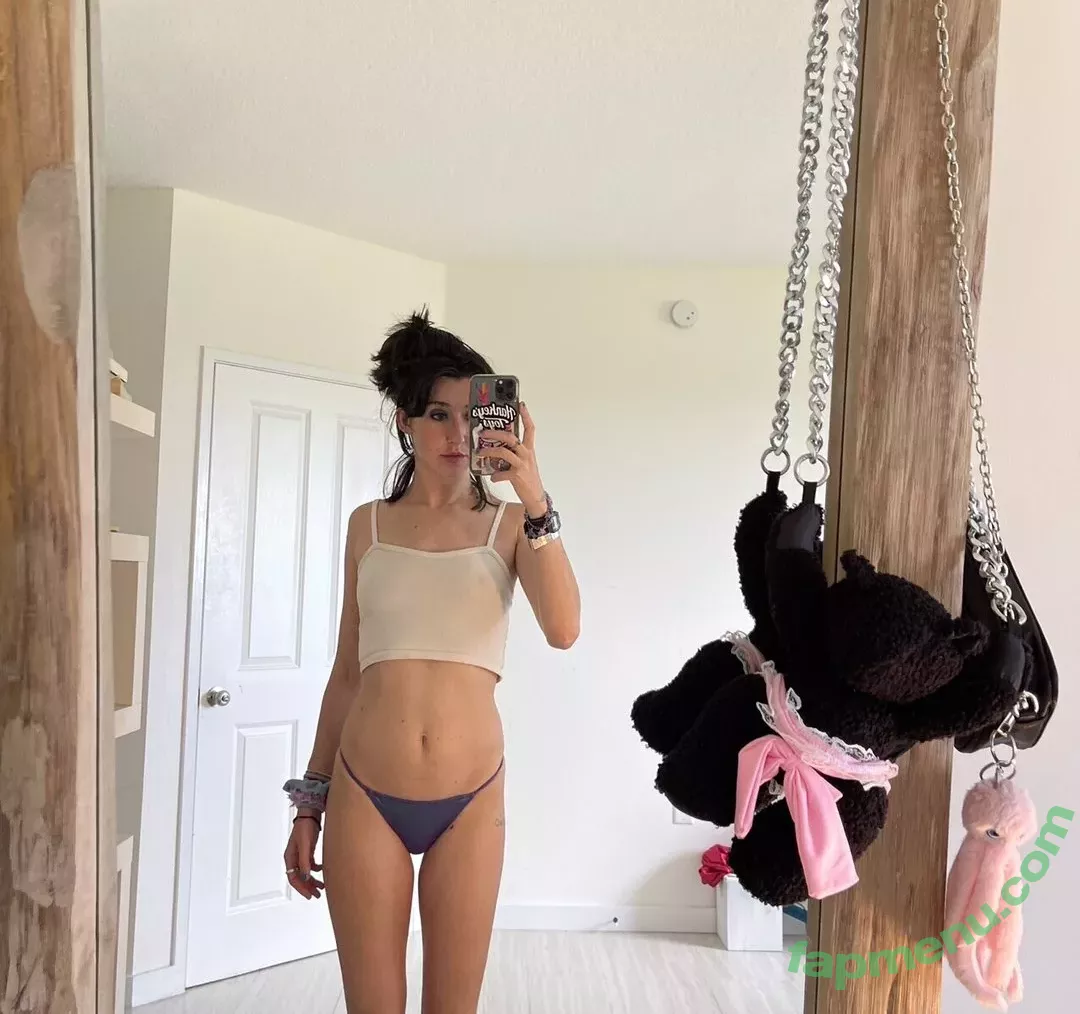 Anne Frank nude photo #0185 (annefrankhouse_official / lil_ann3frank / lilann3frank)