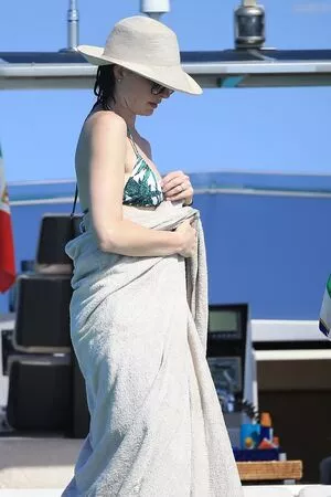 Anne Hathaway / ahathawaynews / annehathaway / heatherannie nude photo #1833