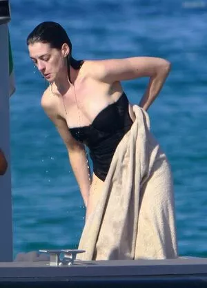 Anne Hathaway / ahathawaynews / annehathaway / heatherannie nude photo #1854