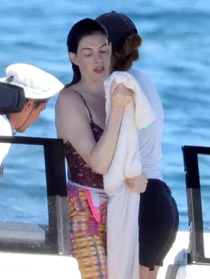 Anne Hathaway / ahathawaynews / annehathaway / heatherannie nude photo #2051