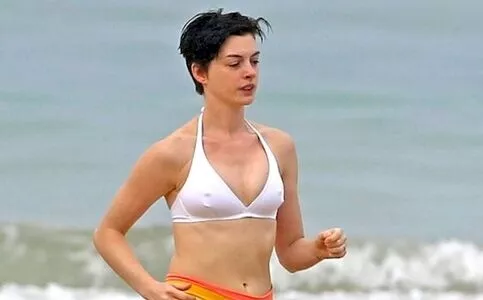 Anne Hathaway / ahathawaynews / annehathaway / heatherannie nude photo #2179