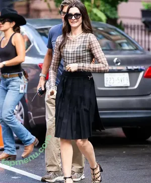 Anne Hathaway / ahathawaynews / annehathaway / heatherannie nude photo #2517