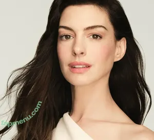 Anne Hathaway / ahathawaynews / annehathaway / heatherannie nude photo #2525