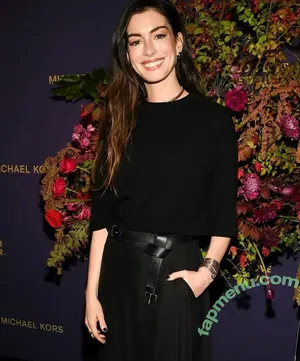 Anne Hathaway / ahathawaynews / annehathaway / heatherannie nude photo #2585