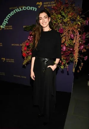 Anne Hathaway / ahathawaynews / annehathaway / heatherannie nude photo #2599