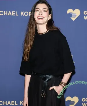 Anne Hathaway / ahathawaynews / annehathaway / heatherannie nude photo #2616