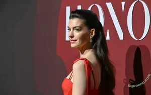 Anne Hathaway / ahathawaynews / annehathaway / heatherannie nude photo #2636