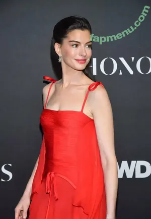 Anne Hathaway / ahathawaynews / annehathaway / heatherannie nude photo #2649