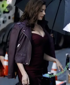 Anne Hathaway / ahathawaynews / annehathaway / heatherannie nude photo #2652