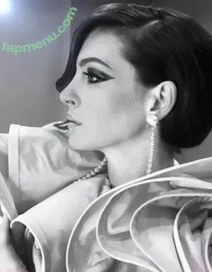 Anne Hathaway / ahathawaynews / annehathaway / heatherannie nude photo #2720