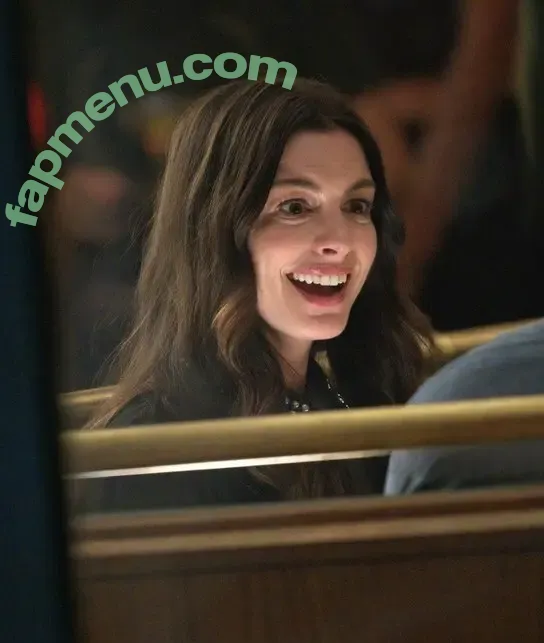 Anne Hathaway nude photo #2531 (ahathawaynews / annehathaway / heatherannie)