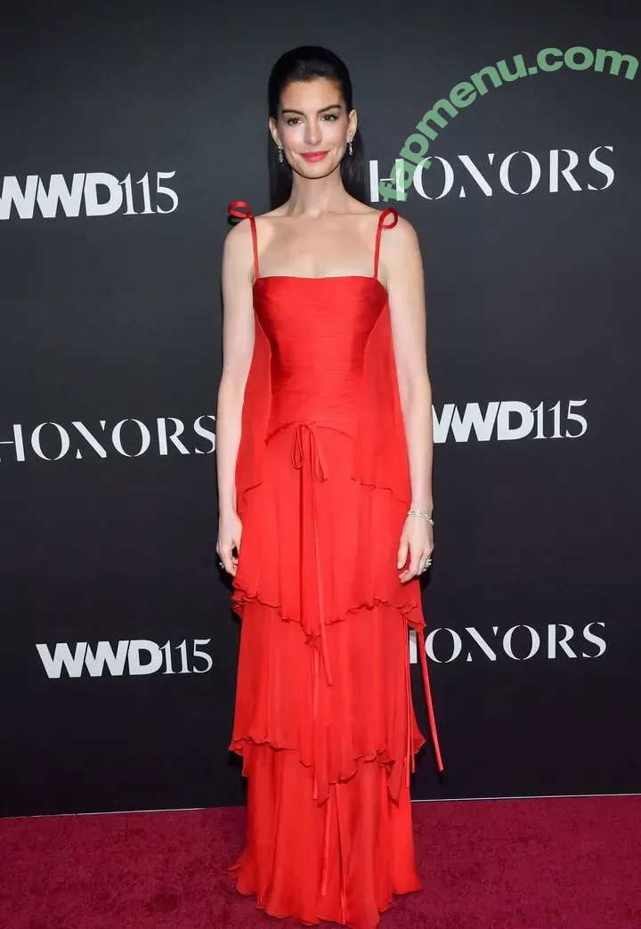 Anne Hathaway nude photo #2639 (ahathawaynews / annehathaway / heatherannie)