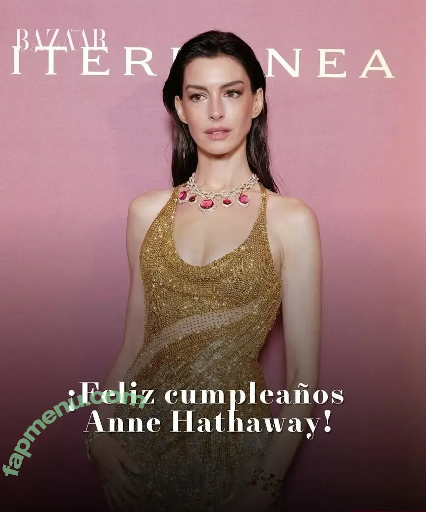 Anne Hathaway nude photo #2674 (ahathawaynews / annehathaway / heatherannie)