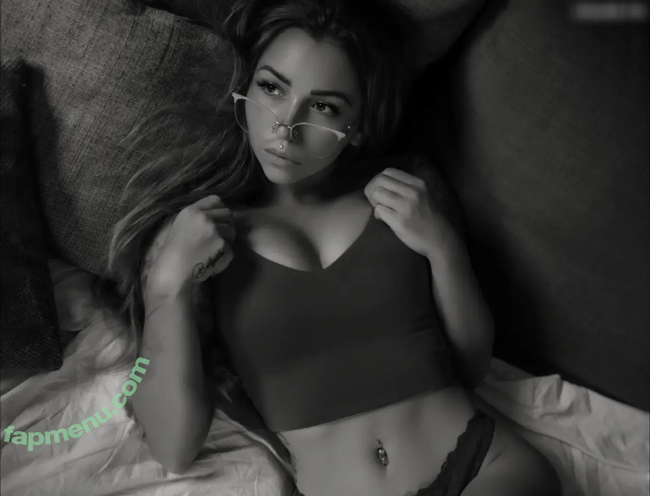 Anne Samanta Schubert nude photo #0012 (annesamanta / annesamantaa / samimain)