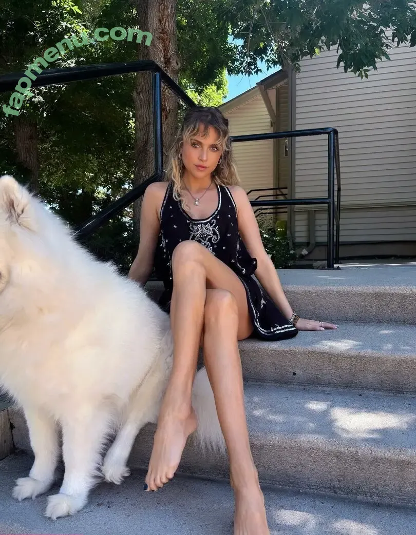 Anne Winters nude photo #0001 (anna_winters / annewinters)