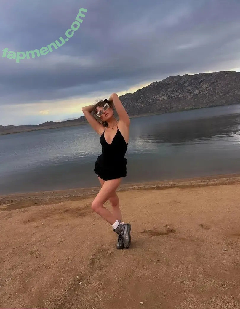 Anne Winters nude photo #0103 (anna_winters / annewinters)