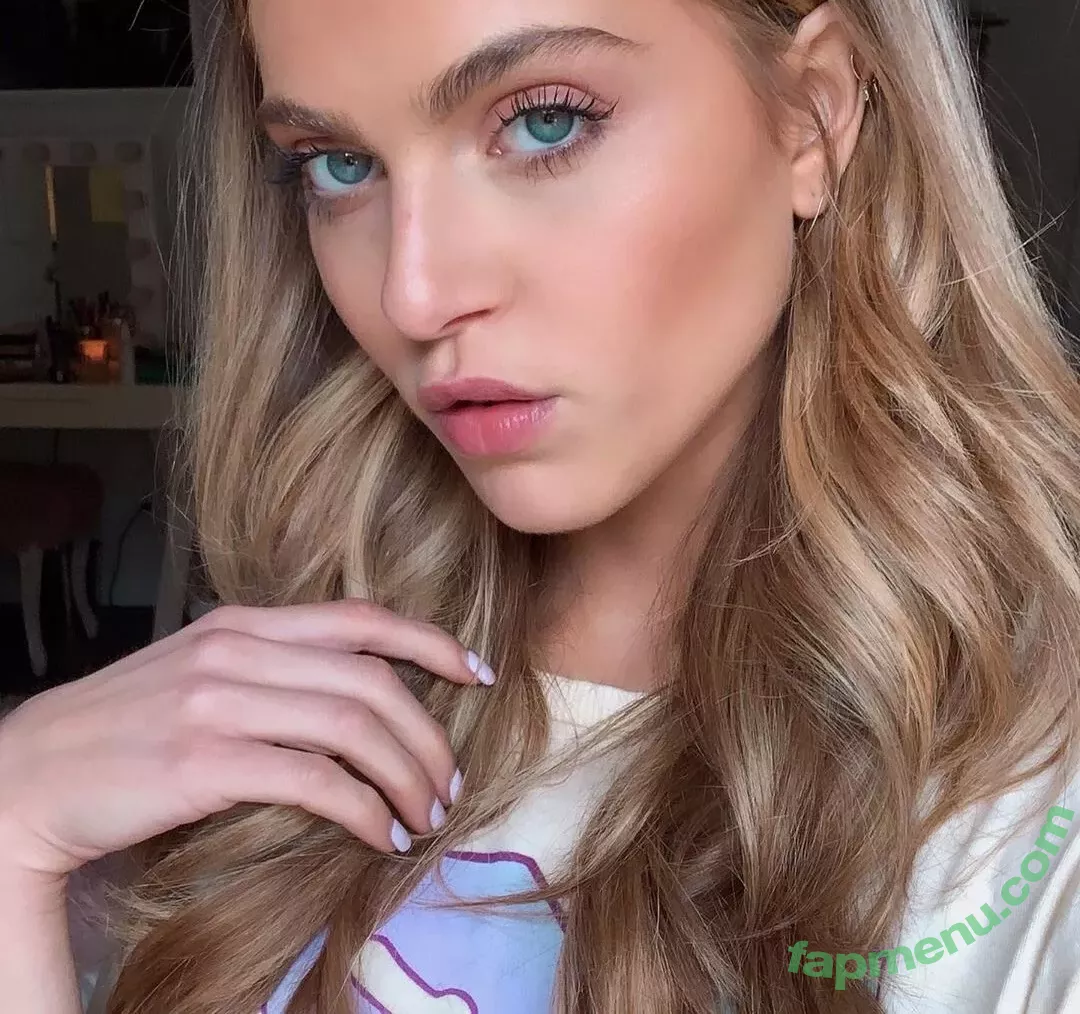 Anne Winters nude photo #0020 (anna_winters / annewinters)