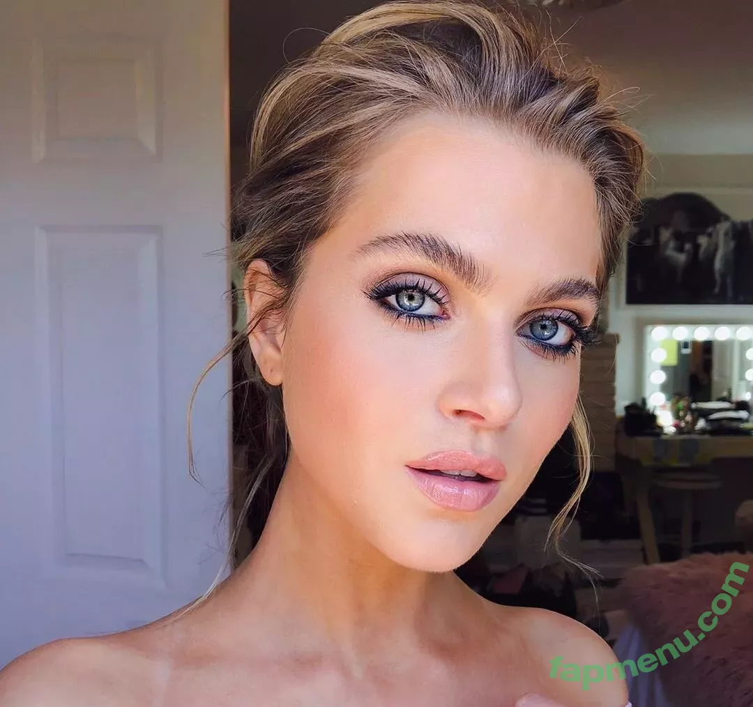 Anne Winters nude photo #0045 (anna_winters / annewinters)