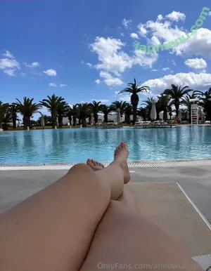  nude photo #0002