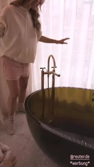 Annemarie Carpendale / Annemarie.Carpendale / annemarie_carpendale / annie_carpendale nude photo #0763