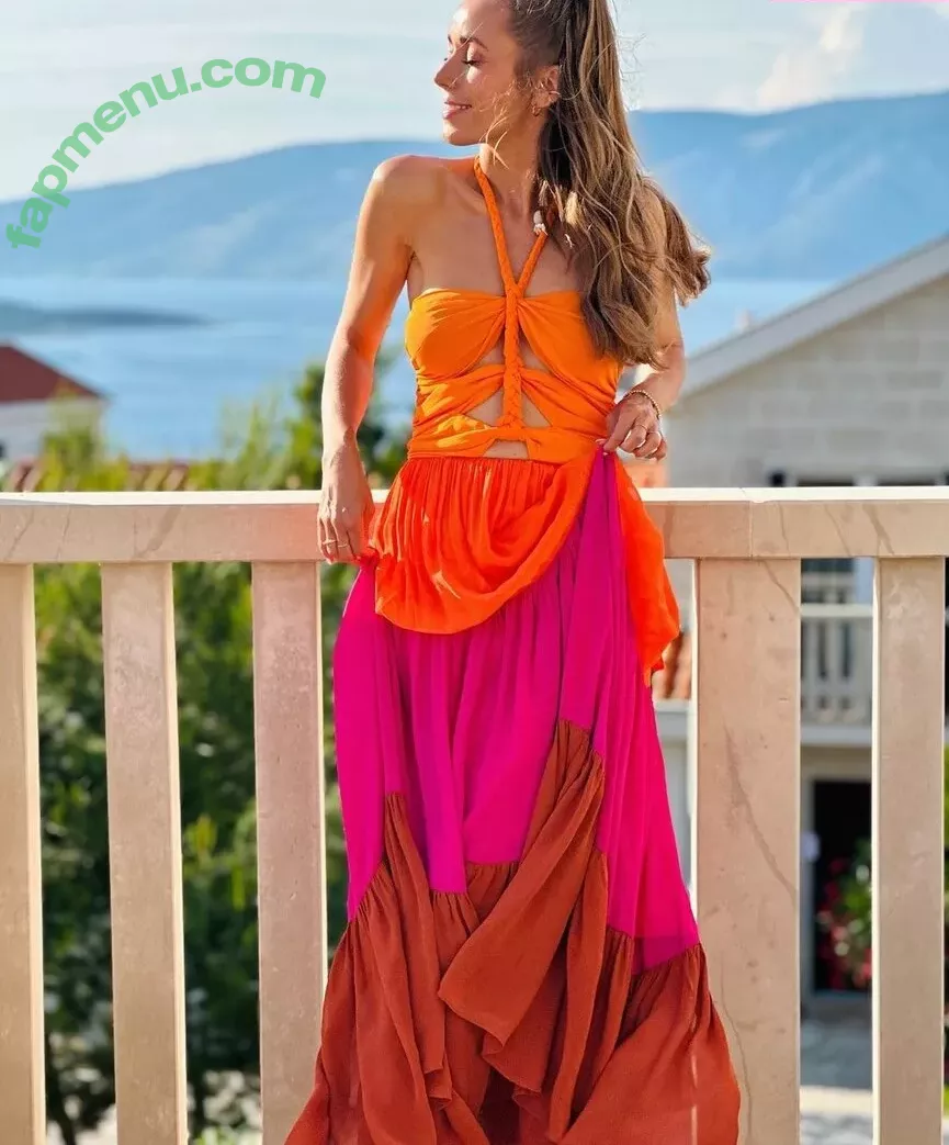 Annemarie Carpendale nude photo #0323 (Annemarie.Carpendale / annemarie_carpendale / annie_carpendale)