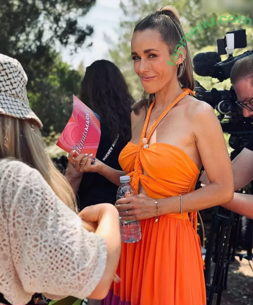 Annemarie Carpendale nude photo #0331 (Annemarie.Carpendale / annemarie_carpendale / annie_carpendale)