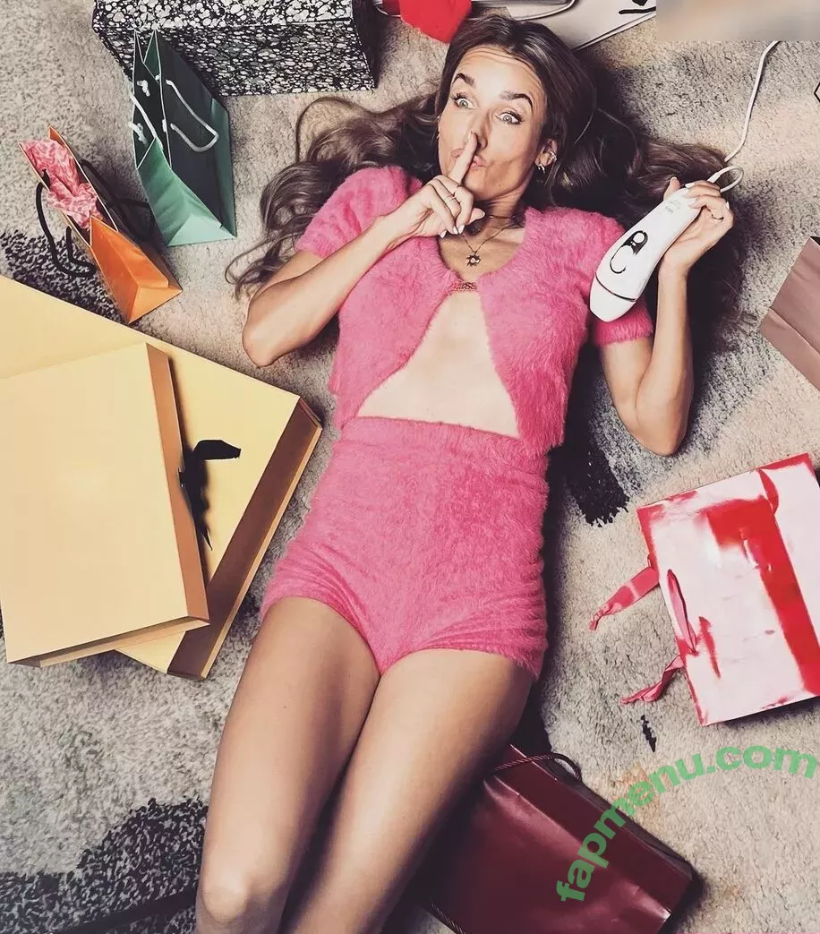 Annemarie Carpendale nude photo #0482 (Annemarie.Carpendale / annemarie_carpendale / annie_carpendale)