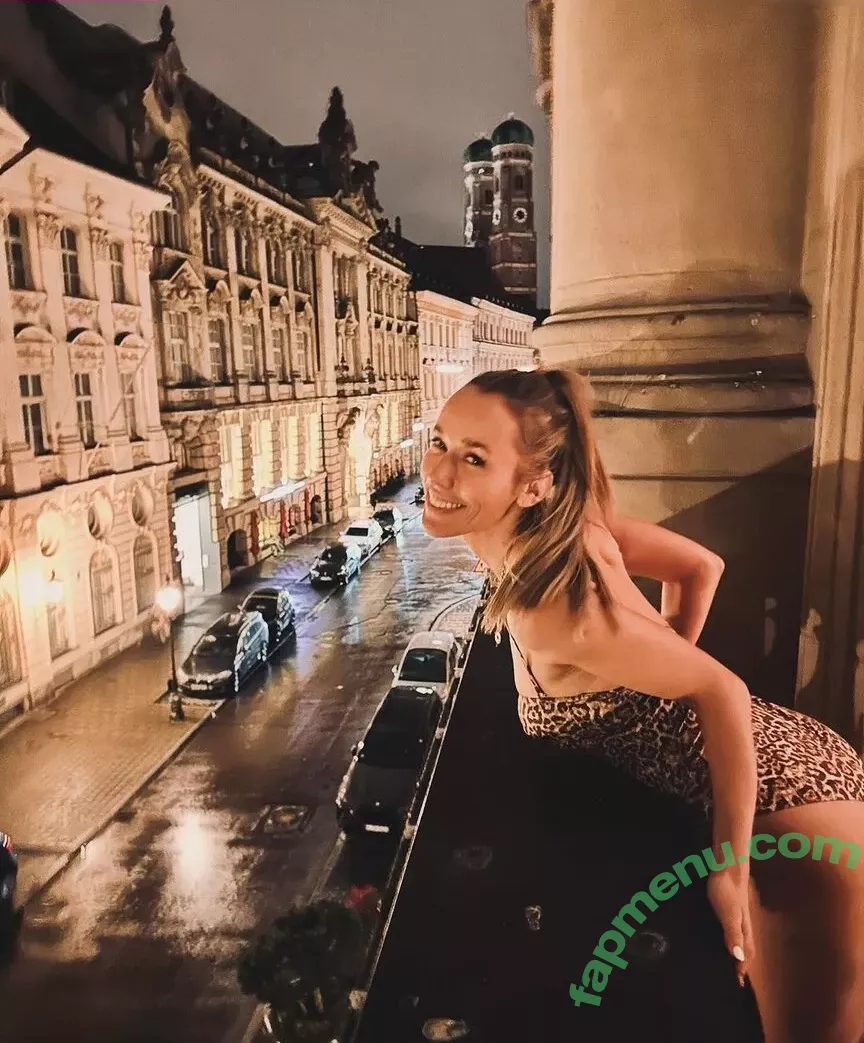 Annemarie Carpendale nude photo #0806 (Annemarie.Carpendale / annemarie_carpendale / annie_carpendale)