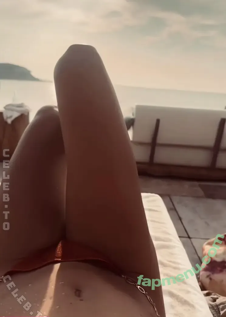 Annemarie Carpendale nude photo #1500 (Annemarie.Carpendale / annemarie_carpendale / annie_carpendale)