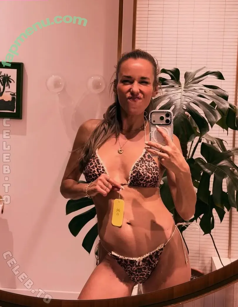 Annemarie Carpendale nude photo #1505 (Annemarie.Carpendale / annemarie_carpendale / annie_carpendale)